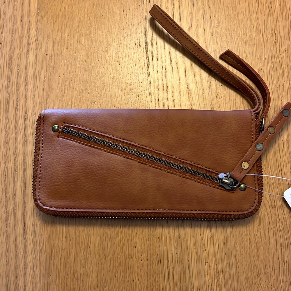 Free People vegan leather wallet/wristlet, new with tag